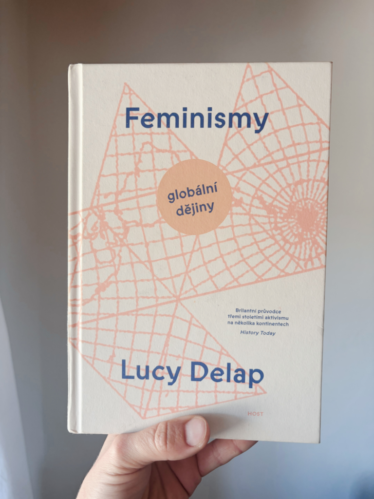 Na obrázku lze vidět knihu Feminismy: Globální dějiny